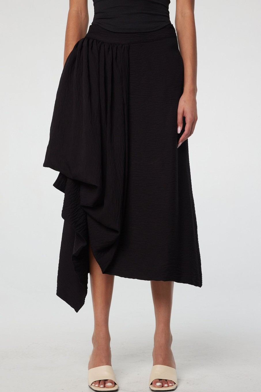 Bottoms The Line by K | Serafina Skirt Black